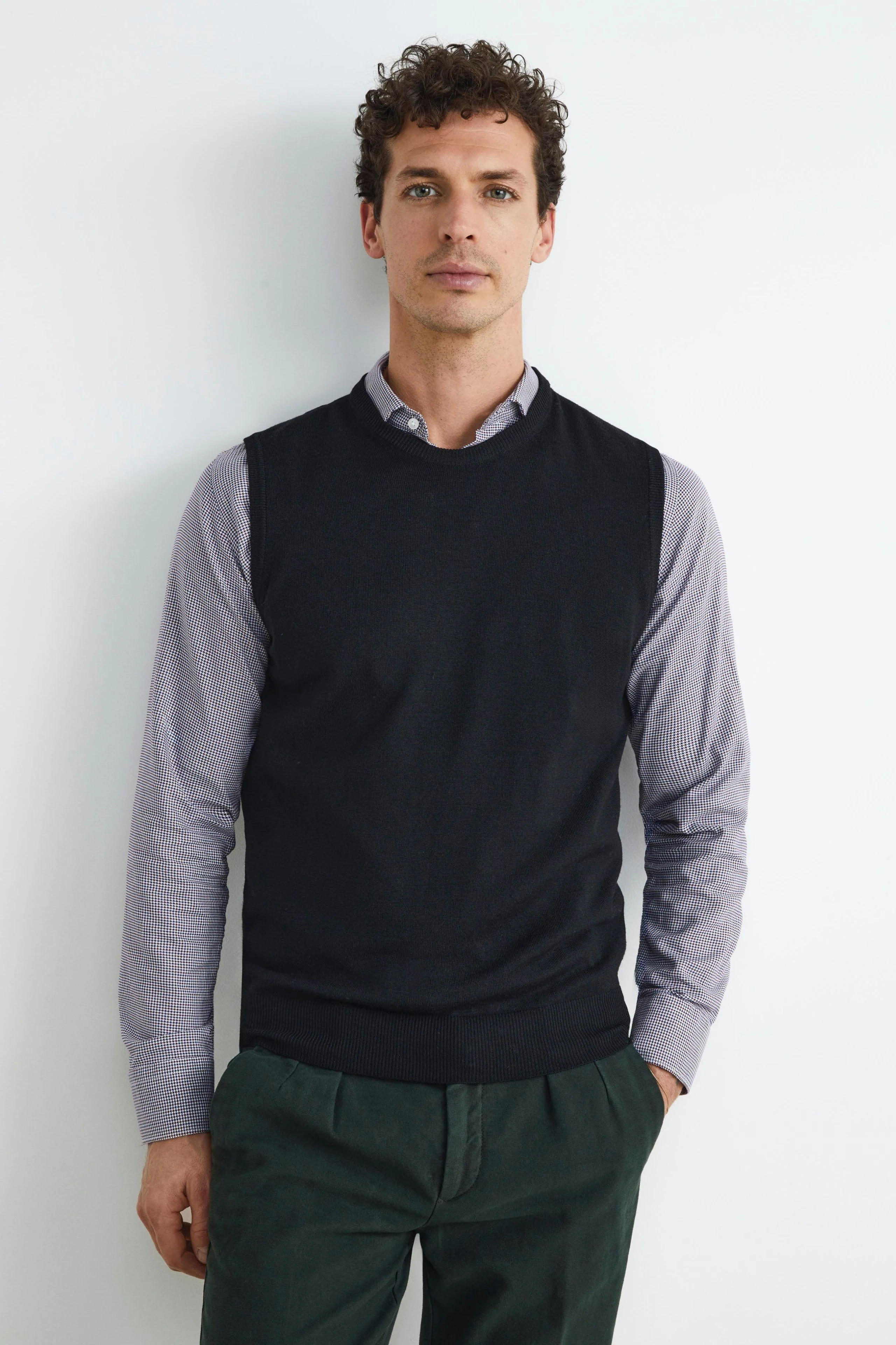 Gilet girocollo in lana - NERO