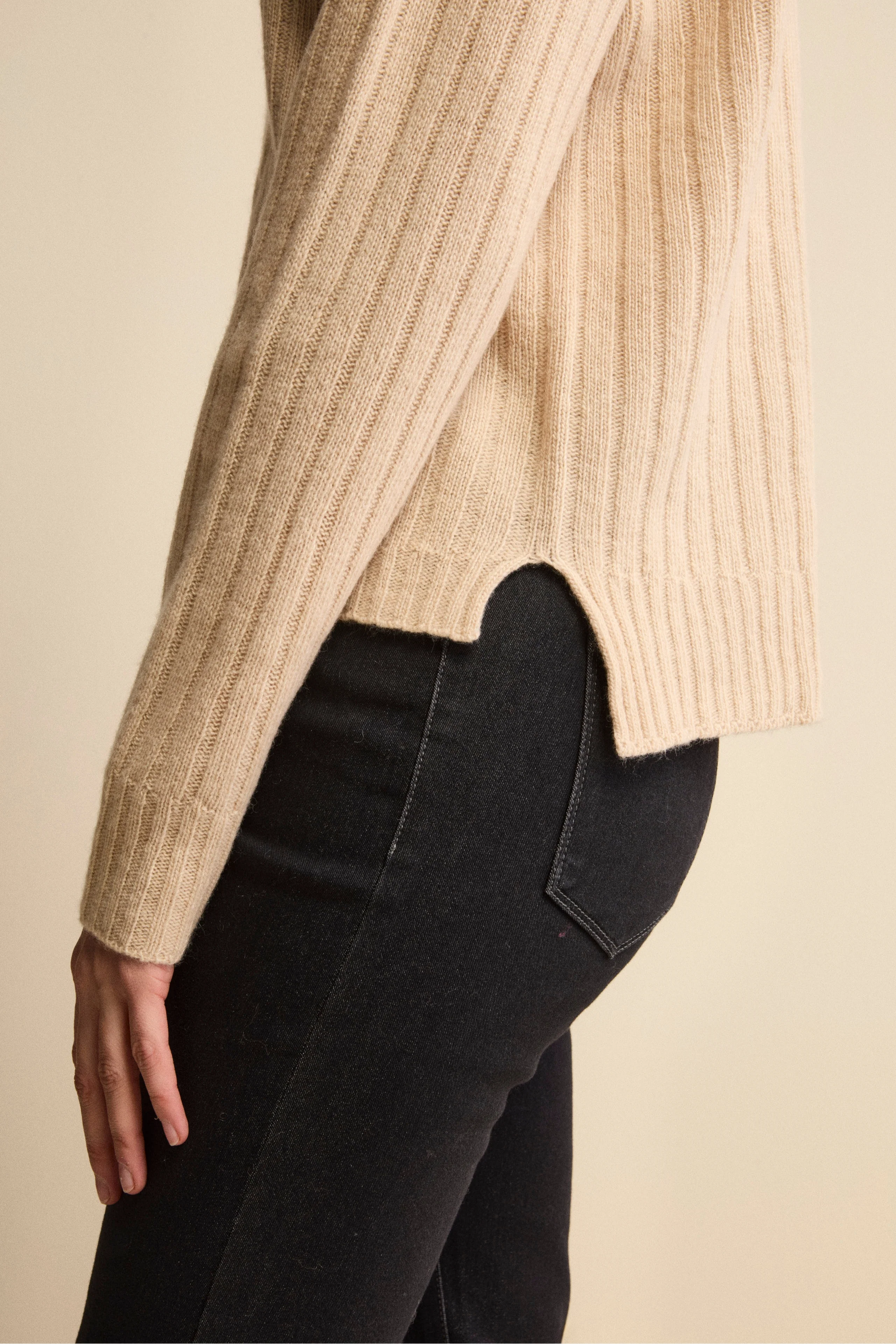 Maglia Barchetta Lavorata in Lana e Cashmere - BEIGE - Image 4