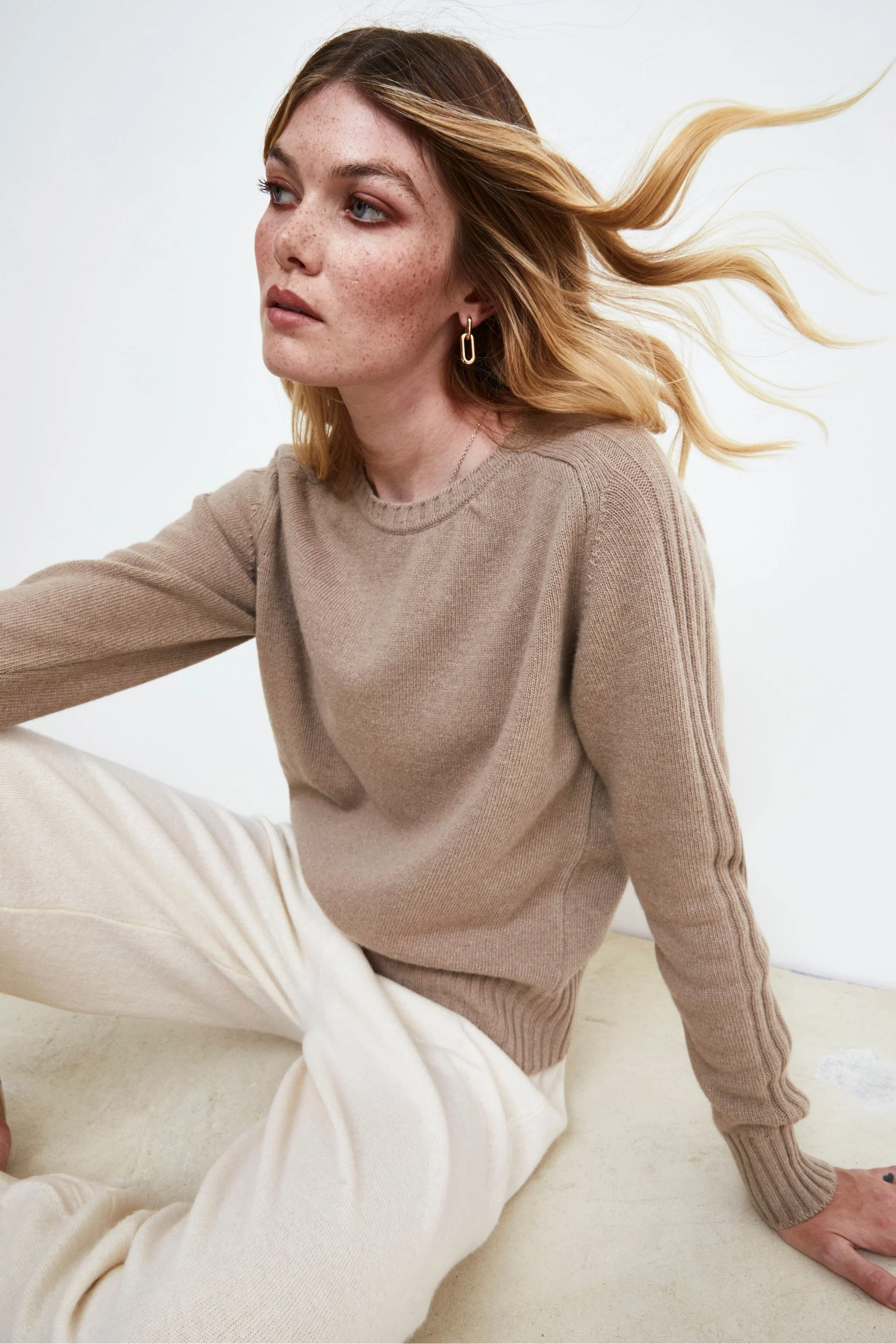 Maglia in lana e cashmere con scollo a barca - CORTECCIA