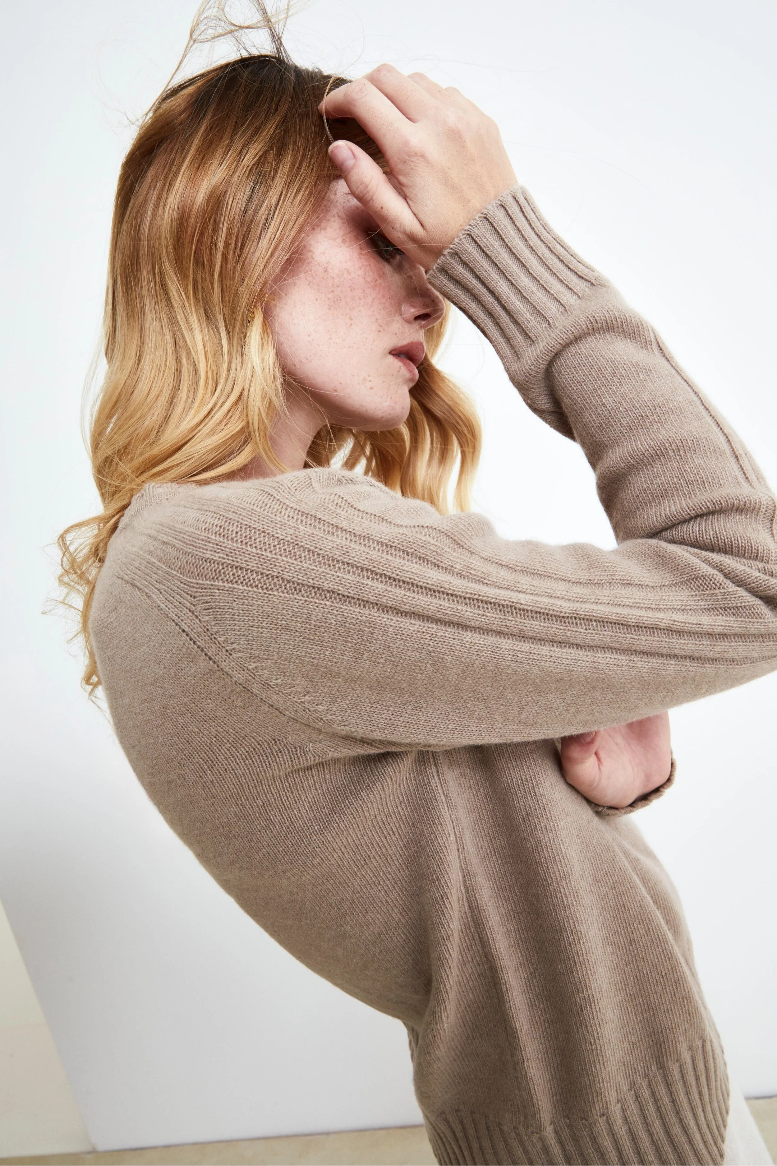 Maglia in lana e cashmere con scollo a barca - CORTECCIA - Image 2