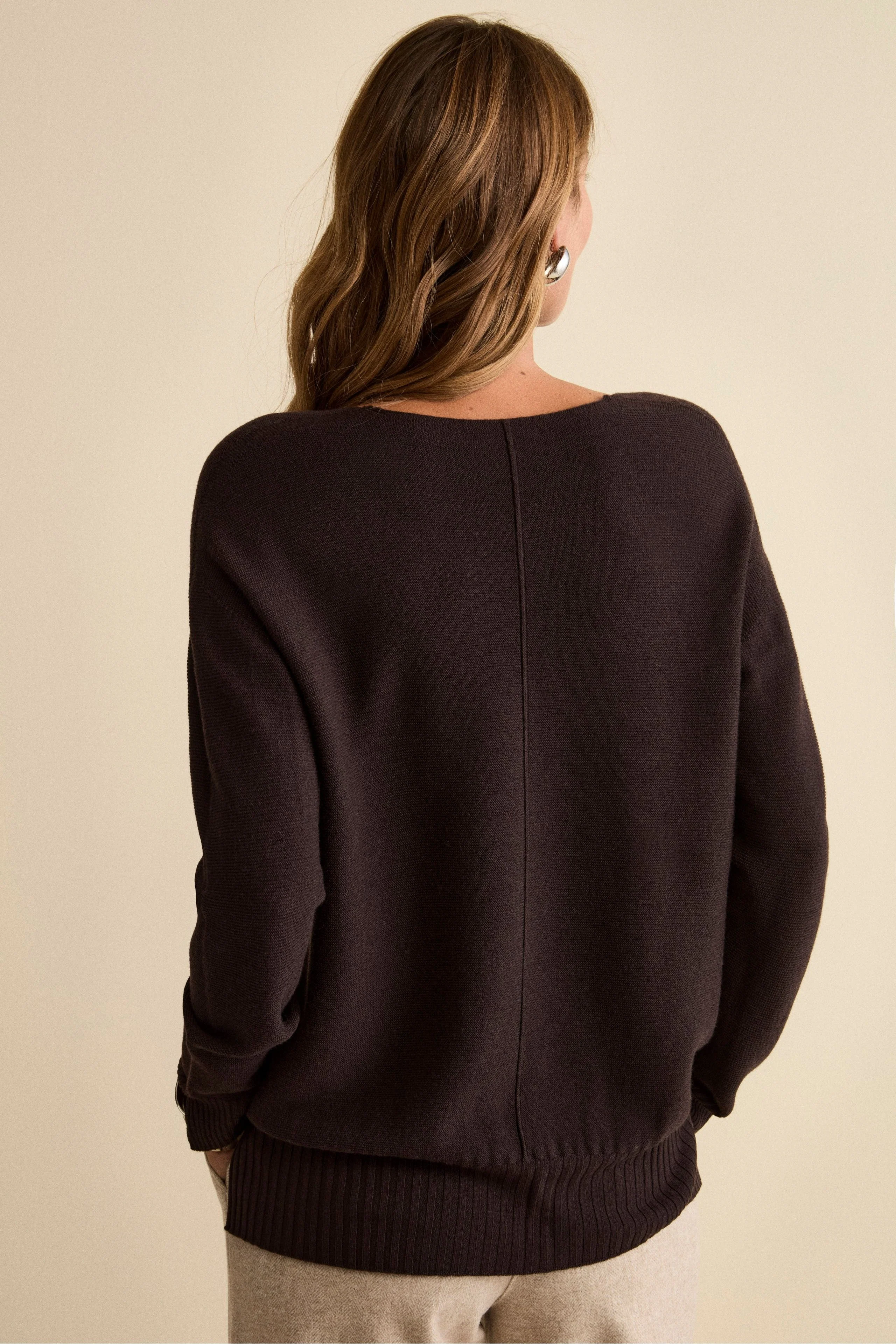 Maglia Over Scollo a V in Lana Merino - T.MORO - Image 2