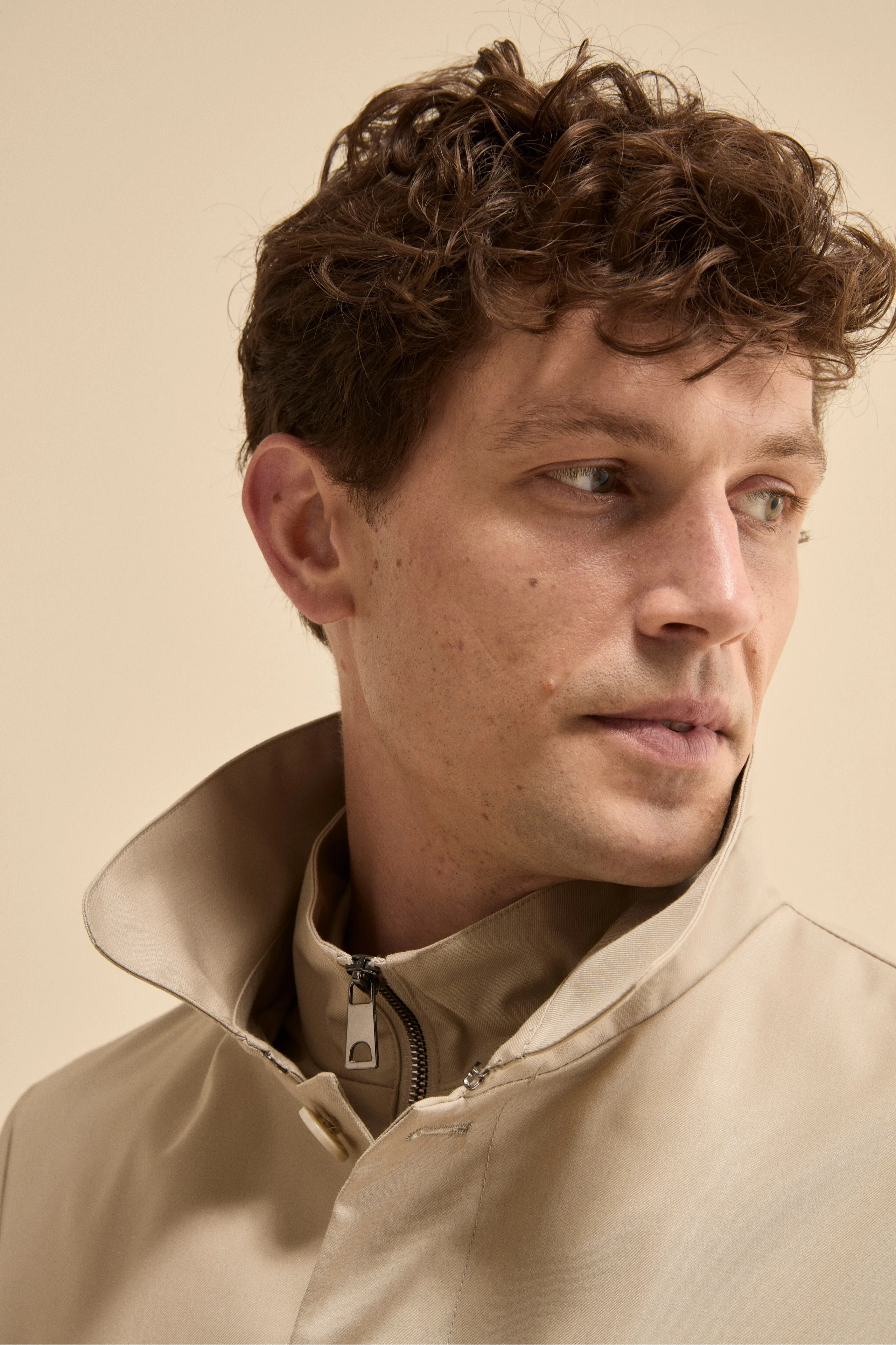 Trench Impermeabile con Pettorina - BEIGE - Image 3